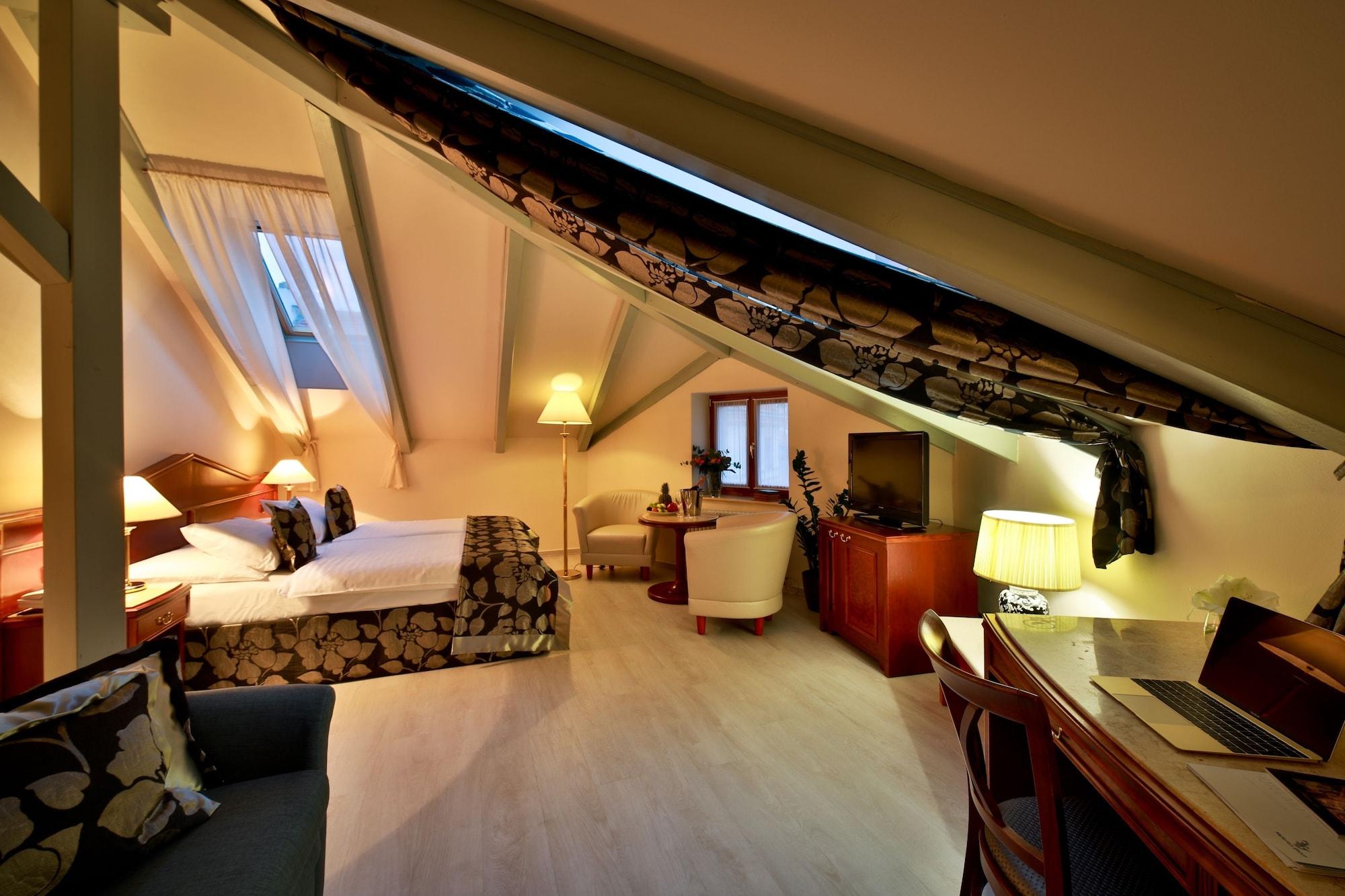 Carlton Hotel Praha Bagian luar foto