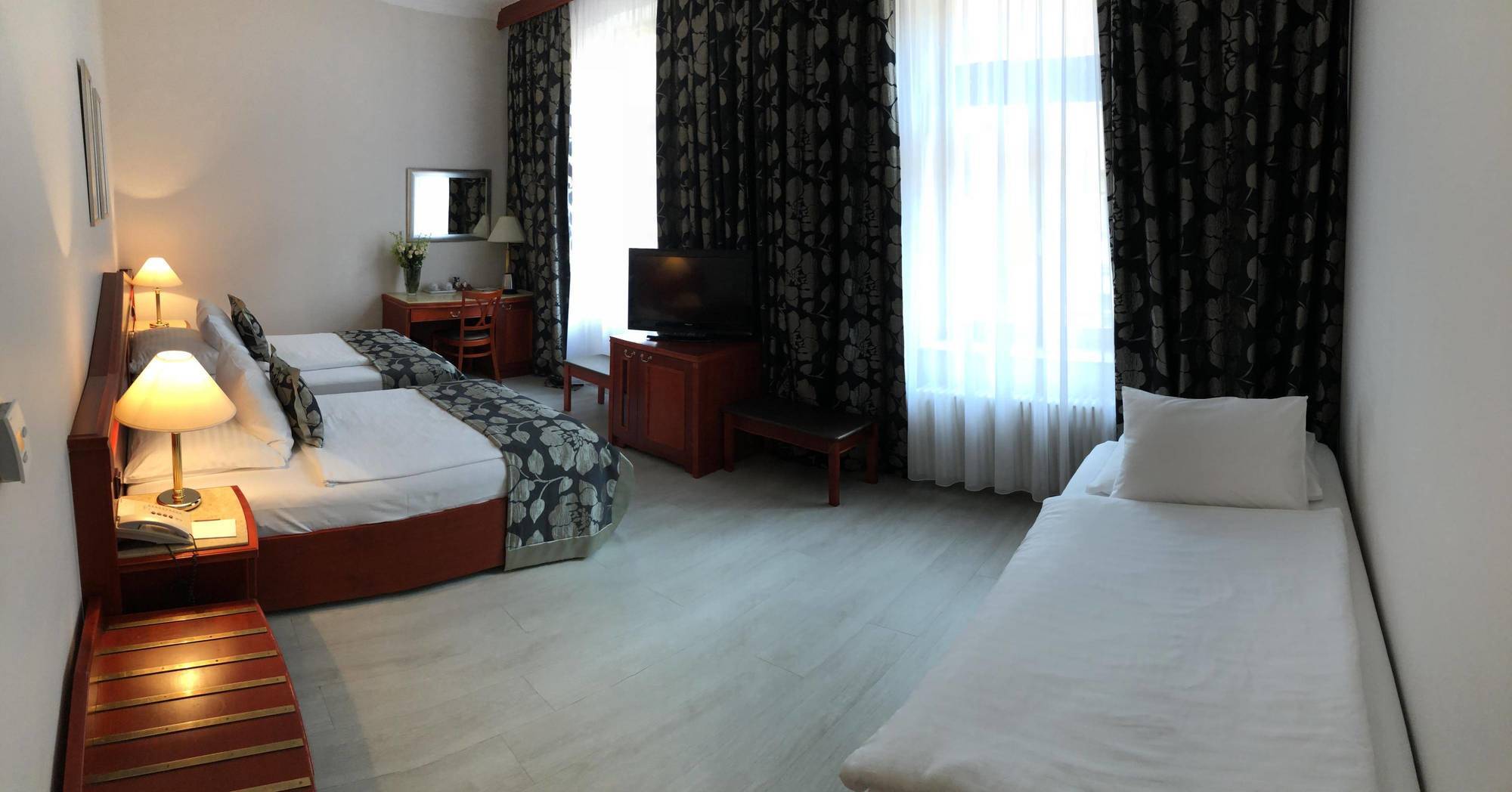 Carlton Hotel Praha Bagian luar foto